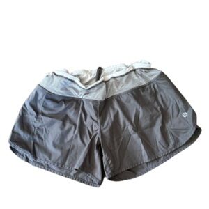 Lululemon running short size 6 in grey